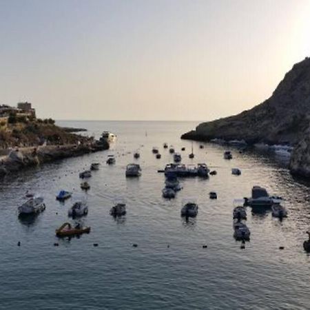 Seafront Penthouse With Terrace In Xlendi, Gozo Apartment Екстериор снимка