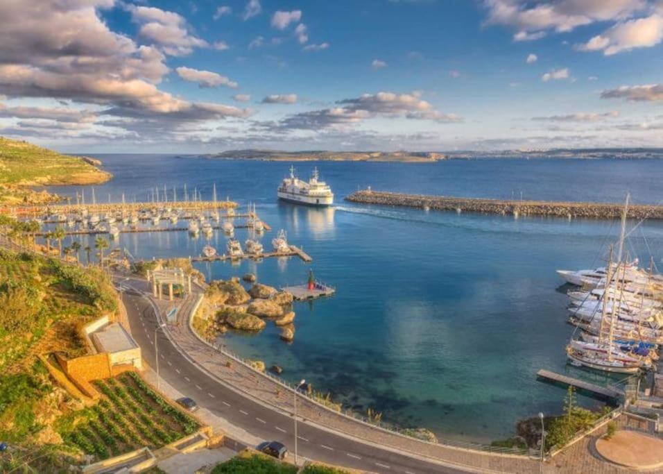 Seafront Penthouse With Terrace In Xlendi, Gozo Apartment Екстериор снимка