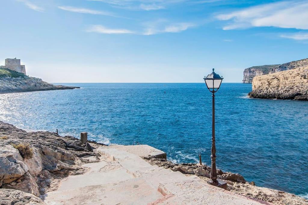 Seafront Penthouse With Terrace In Xlendi, Gozo Apartment Екстериор снимка